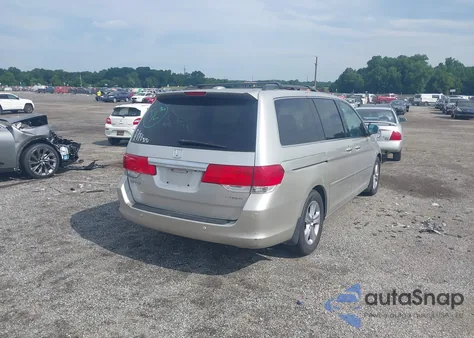 2008 Honda Odyssey Touring z USA, uszkodzony, nr VIN 5FNRL38938B062847